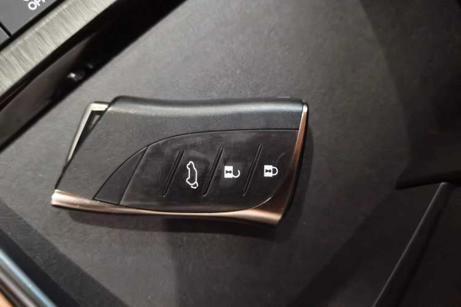Used Lexus ES 2022 200 Excellence Edition Vehicle Key