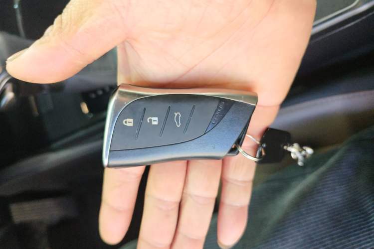 Used Lexus ES 2022 200 Excellence Edition Vehicle Key