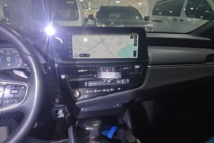 Used Lexus ES 2022 200 Excellence Edition Audio And AC Panel