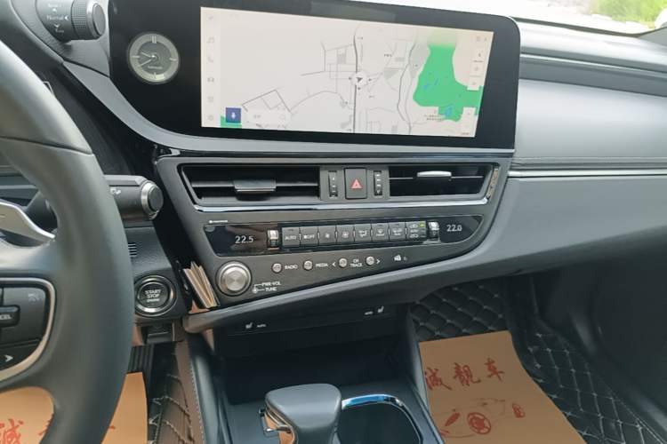 Used Lexus ES 2022 200 Excellence Edition Audio And AC Panel