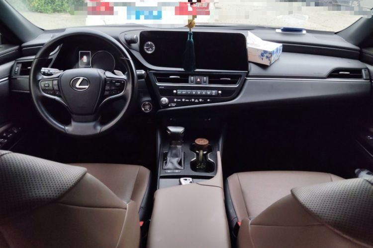 Used Lexus ES 2022 200 Excellence Edition Center Console