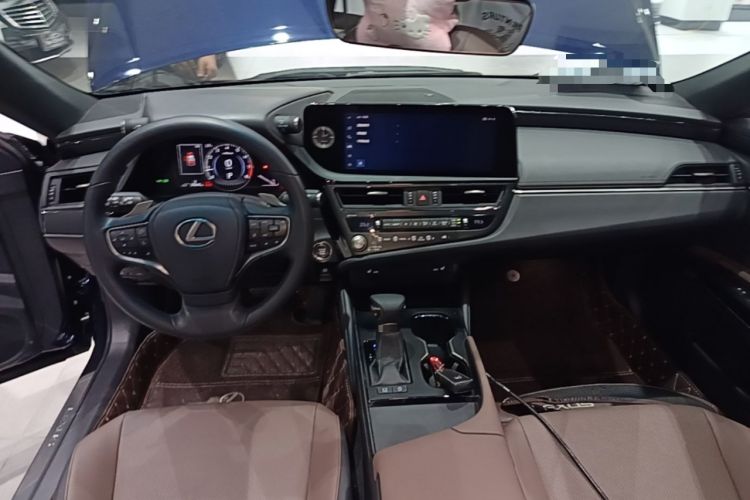Used Lexus ES 2022 200 Excellence Edition Center Console