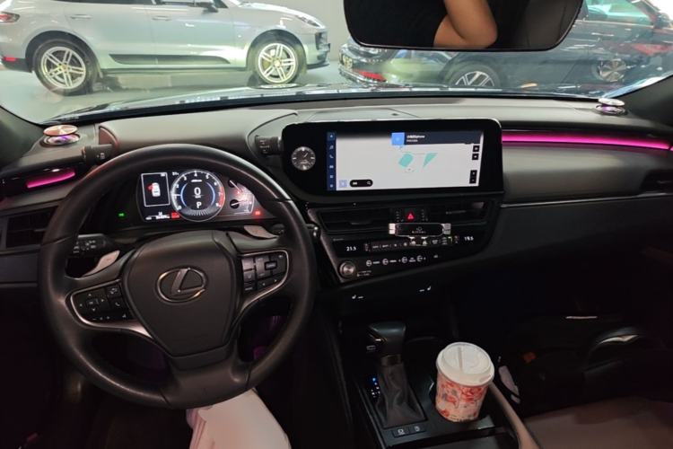 Used Lexus ES 2022 200 Excellence Edition Center Console