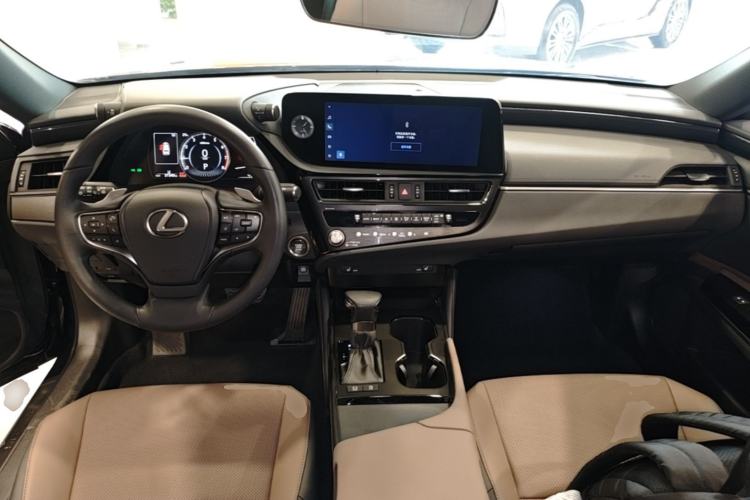 Used Lexus ES 2022 200 Excellence Edition Center Console