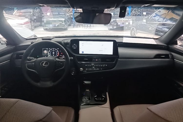 Used Lexus ES 2022 200 Excellence Edition Center Console