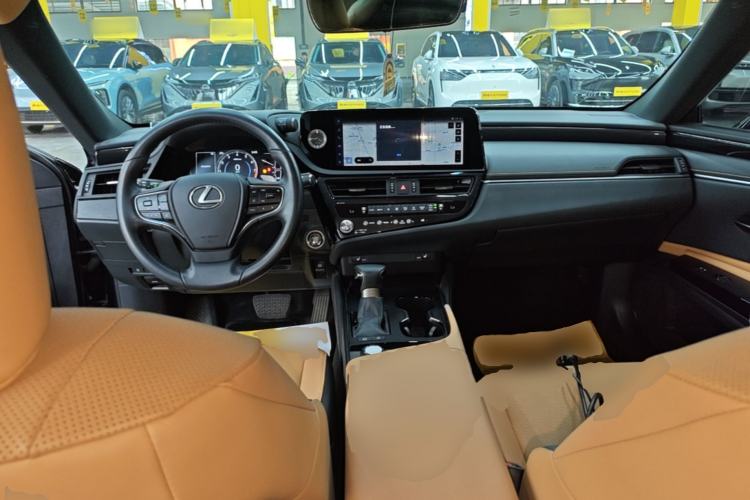 Used Lexus ES 2022 200 Excellence Edition Center Console