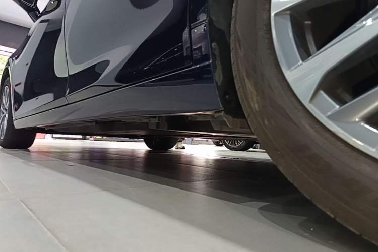 Used Lexus ES 2022 200 Excellence Edition Chassis Rear Left