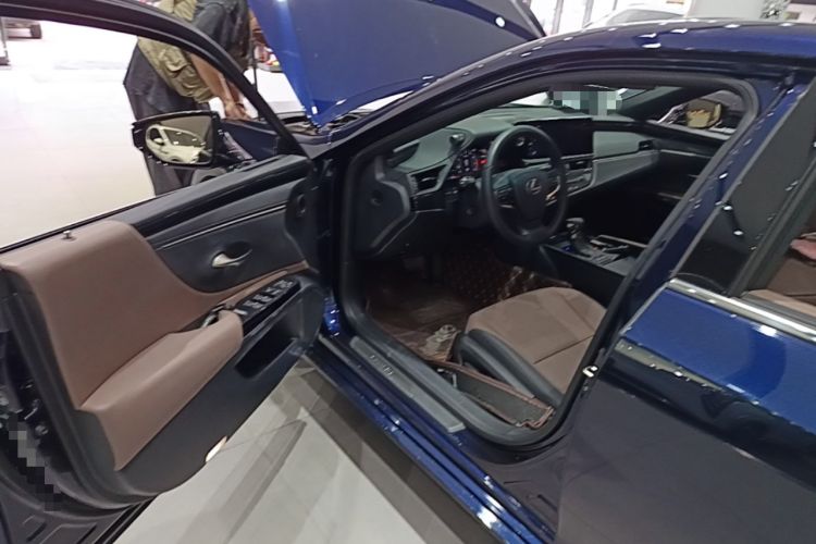 Used Lexus ES 2022 200 Excellence Edition Driver Seat