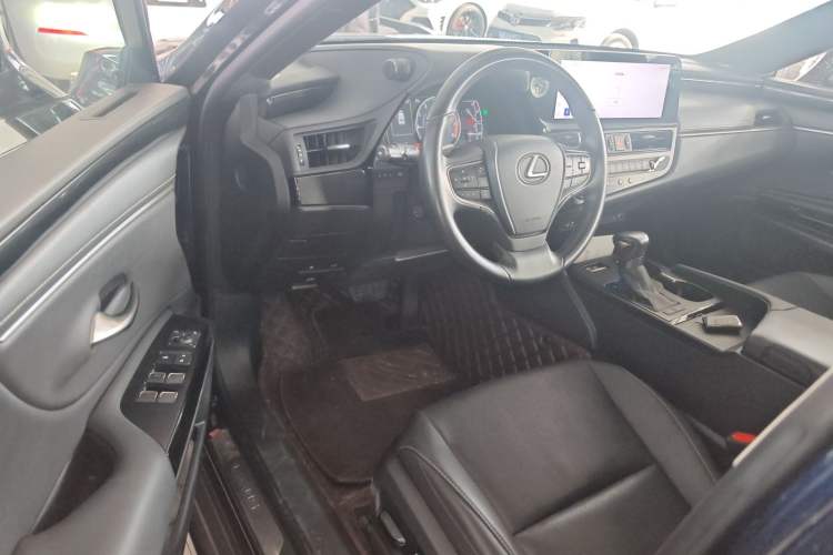Used Lexus ES 2022 200 Excellence Edition Driver Seat