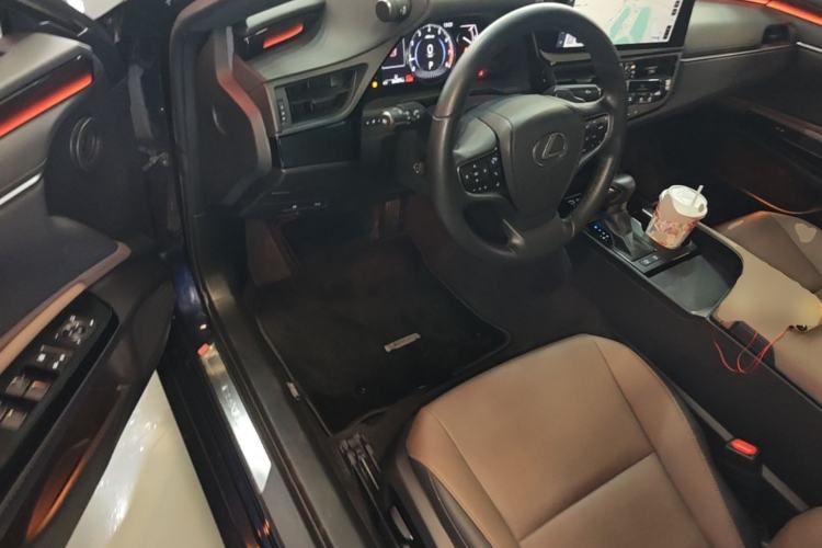 Used Lexus ES 2022 200 Excellence Edition Driver Seat