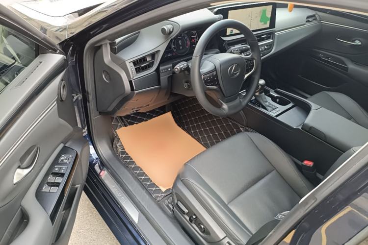 Used Lexus ES 2022 200 Excellence Edition Driver Seat