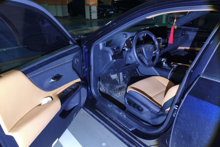 Used Lexus ES 2022 200 Excellence Edition Driver Seat