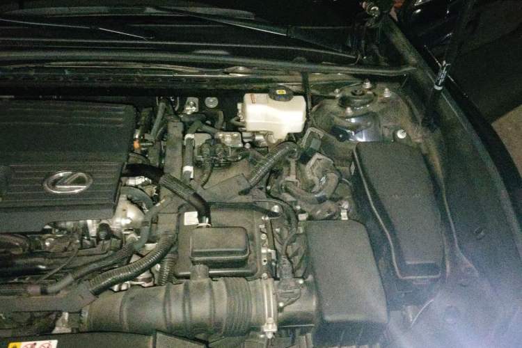 Used Lexus ES 2022 300h Excellence Edition Engine Bay Left