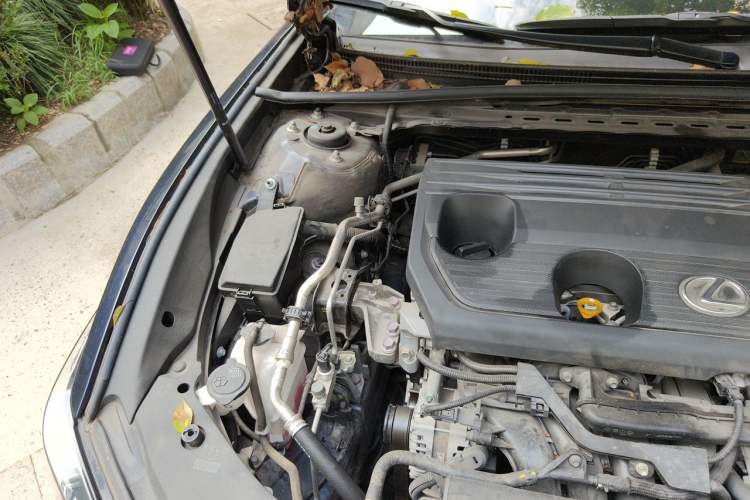 Used Lexus ES 2022 200 Excellence Edition Engine Bay Right