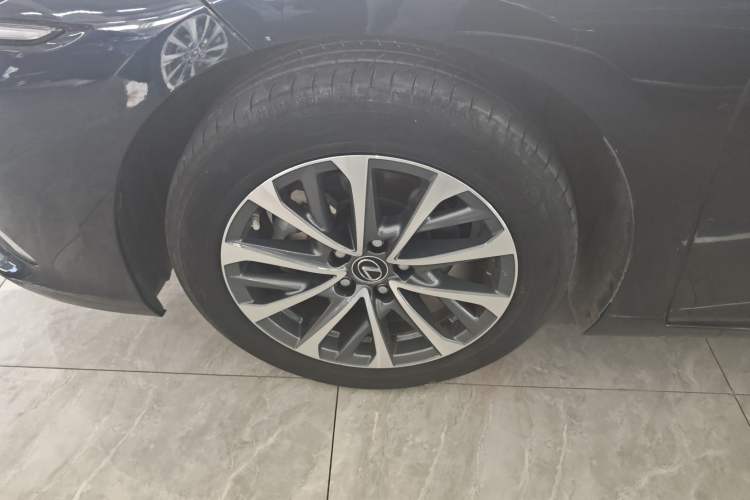 Used Lexus ES 2022 200 Excellence Edition Exterior 4
