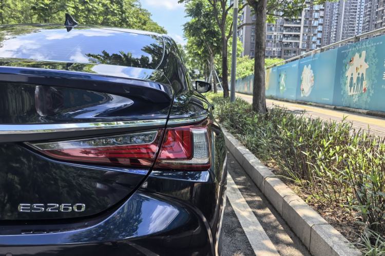 Used Lexus ES 2022 200 Excellence Edition Exterior 5