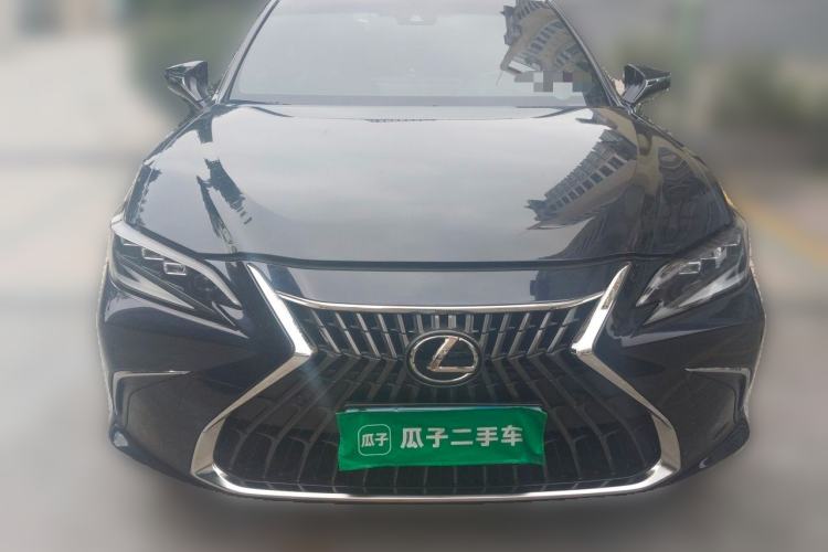Used Lexus ES 2022 300h Excellence Edition Front