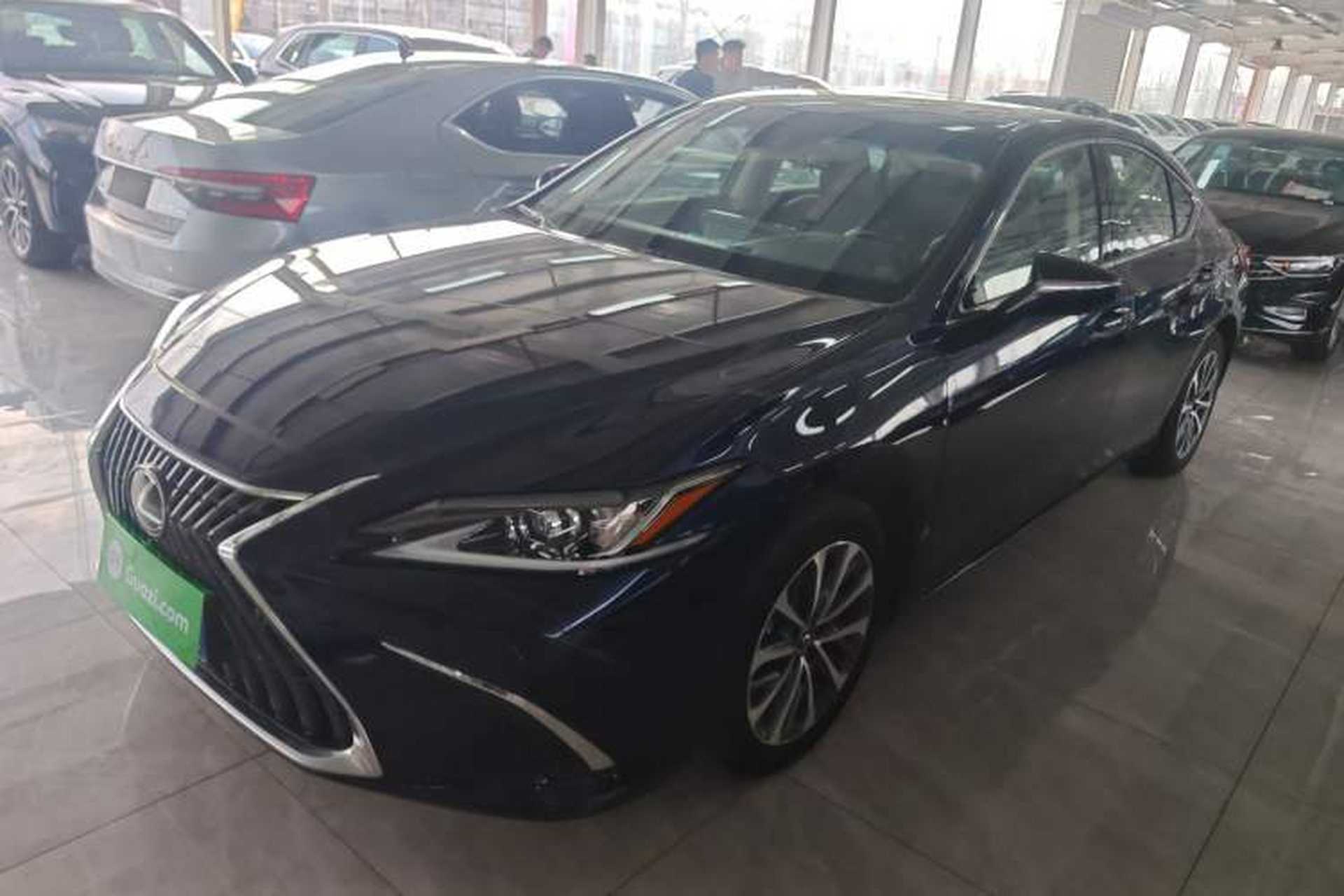 Used Lexus ES 2022 200 Excellence Edition Front Left 45 Deg