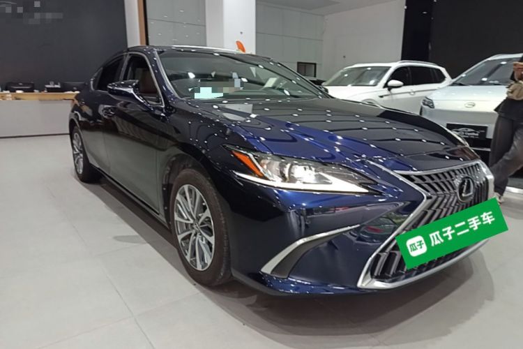 Used Lexus ES 2022 200 Excellence Edition Front Right 45 Deg