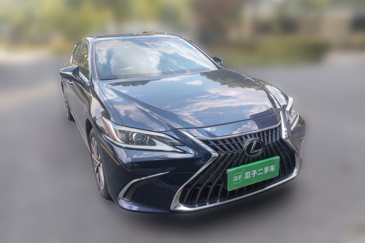 Used Lexus ES 2022 200 Excellence Edition Front Right 45 Deg