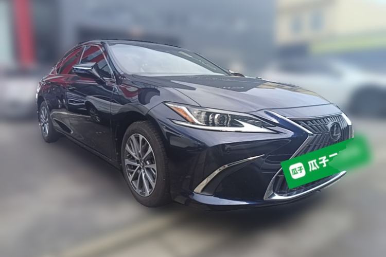 Used Lexus ES 2022 200 Excellence Edition Front Right 45 Deg