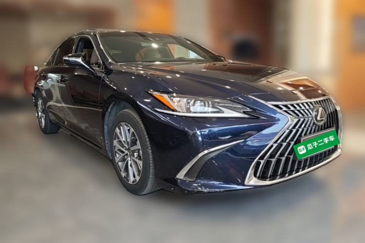 Used Lexus ES 2022 200 Excellence Edition Front Right 45 Deg