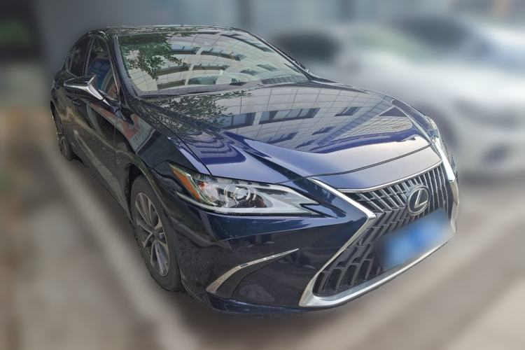 Used Lexus ES 2022 260 Excellence Edition Front Right 45 Deg