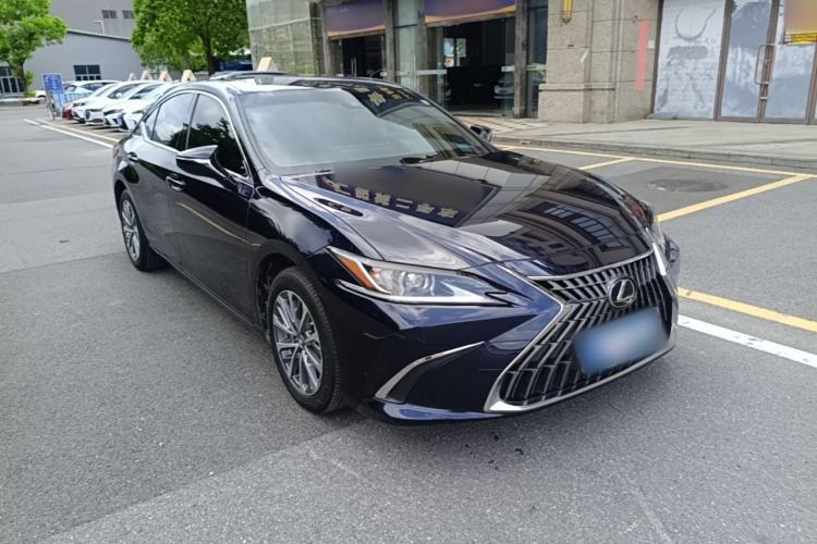 Used Lexus ES 2022 200 Excellence Edition Front Right 45 Deg