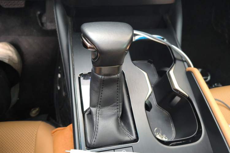 Used Lexus ES 2022 200 Excellence Edition Gear Lever