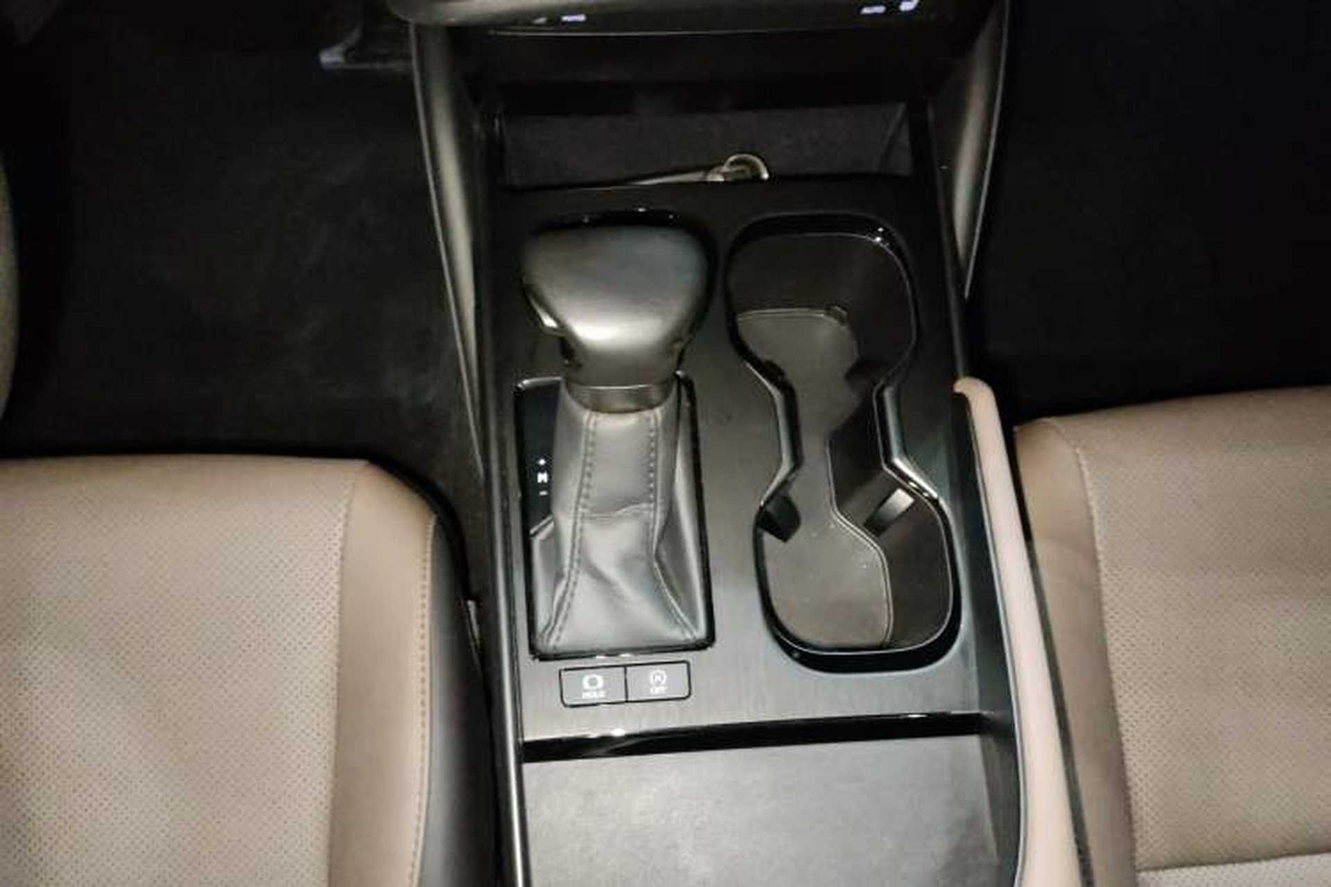 Used Lexus ES 2022 200 Excellence Edition Gear Lever