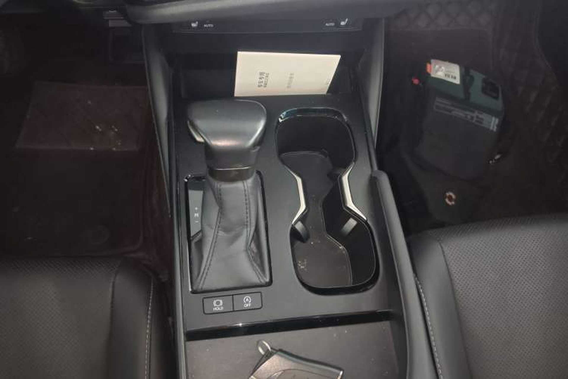 Used Lexus ES 2022 200 Excellence Edition Gear Lever