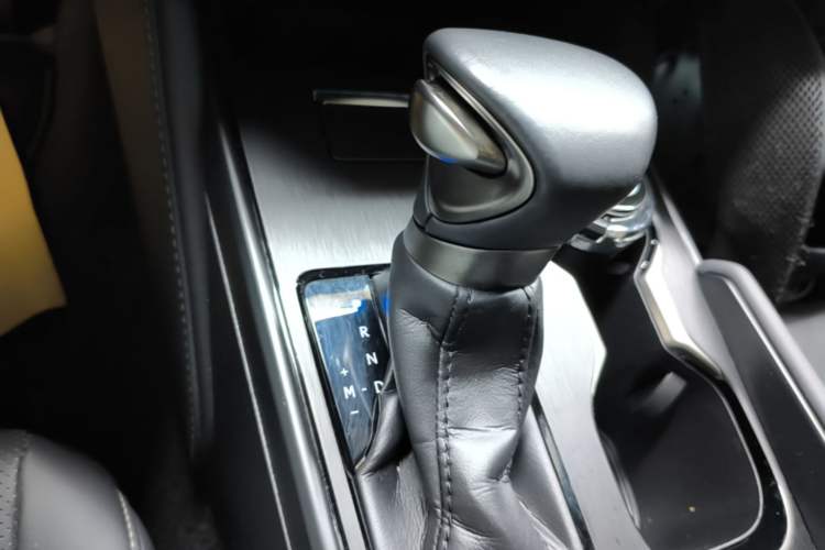 Used Lexus ES 2022 200 Excellence Edition Gear Lever