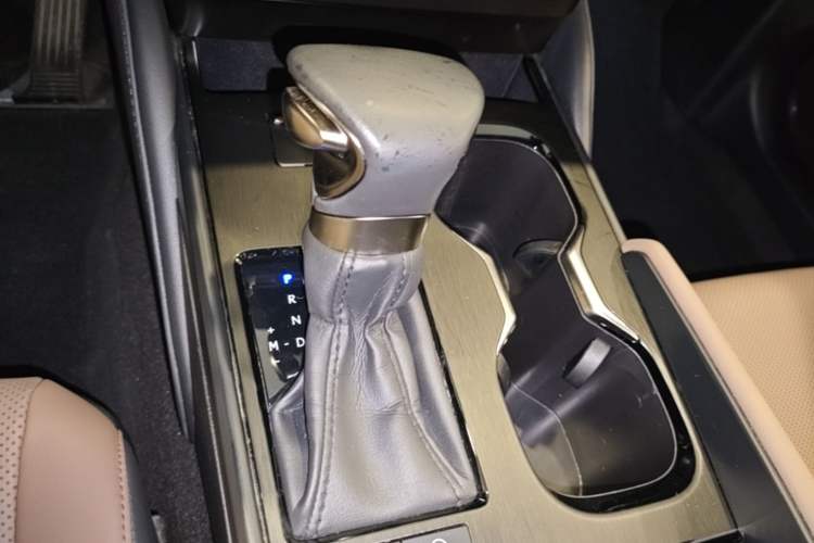 Used Lexus ES 2022 200 Excellence Edition Gear Lever
