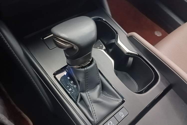 Used Lexus ES 2022 200 Excellence Edition Gear Lever
