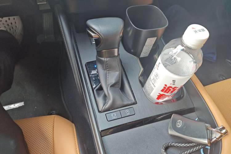 Used Lexus ES 2022 260 Excellence Edition Gear Lever
