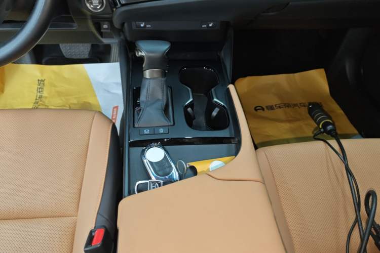 Used Lexus ES 2022 200 Excellence Edition Gear Lever