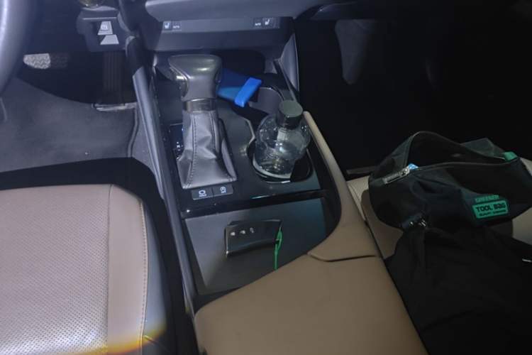 Used Lexus ES 2022 200 Excellence Edition Gear Lever