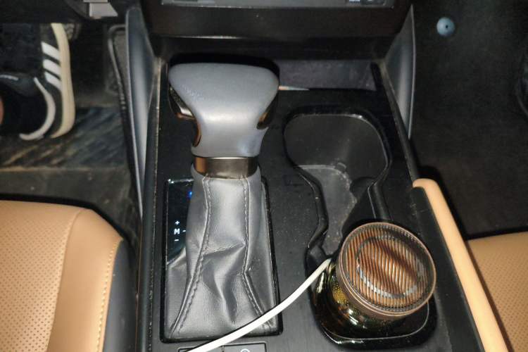 Used Lexus ES 2022 200 Excellence Edition Gear Lever
