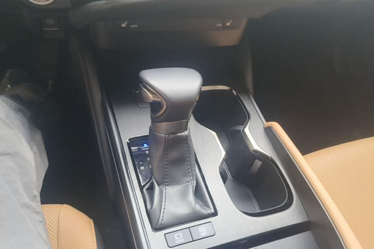 Used Lexus ES 2022 200 Excellence Edition Gear Lever