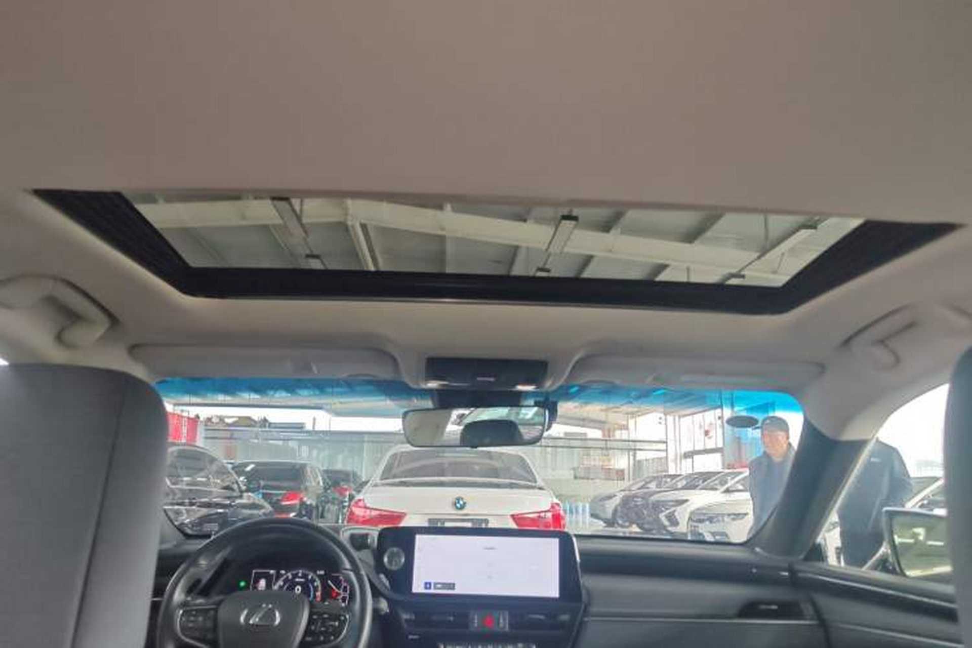 Used Lexus ES 2022 200 Excellence Edition Headliner