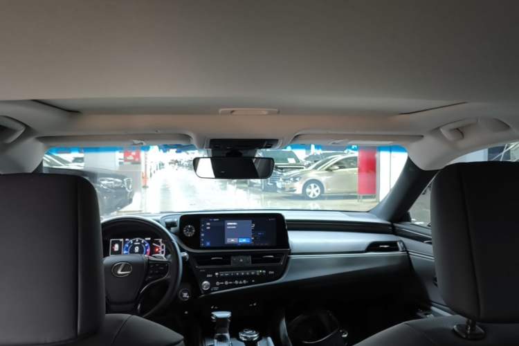 Used Lexus ES 2022 200 Excellence Edition Headliner
