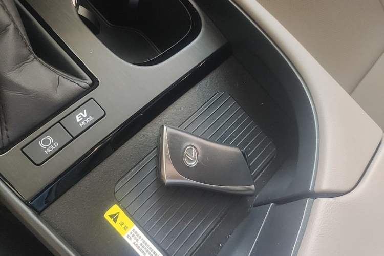 Used Lexus ES 2022 300h Excellence Edition Interior 1