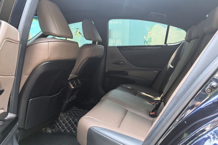 Used Lexus ES 2022 200 Excellence Edition Interior 3