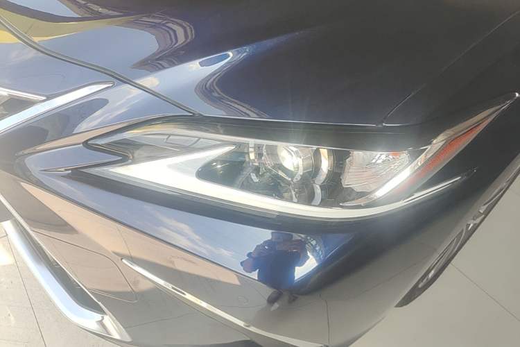 Used Lexus ES 2022 300h Excellence Edition Left Front Headlight