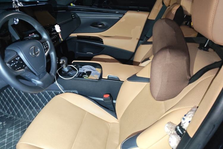 Used Lexus ES 2022 200 Excellence Edition Left Front Seat