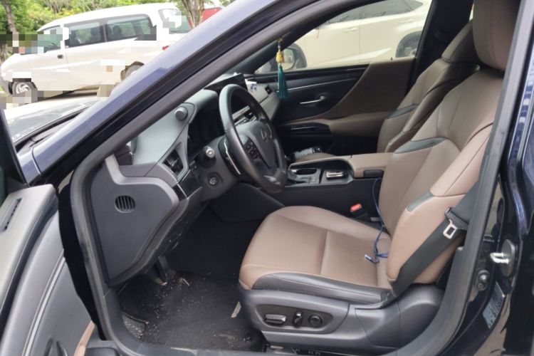 Used Lexus ES 2022 200 Excellence Edition Left Front Seat