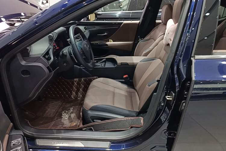 Used Lexus ES 2022 200 Excellence Edition Left Front Seat