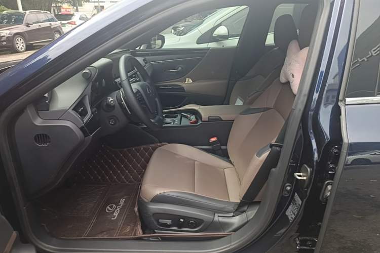 Used Lexus ES 2022 200 Excellence Edition Left Front Seat