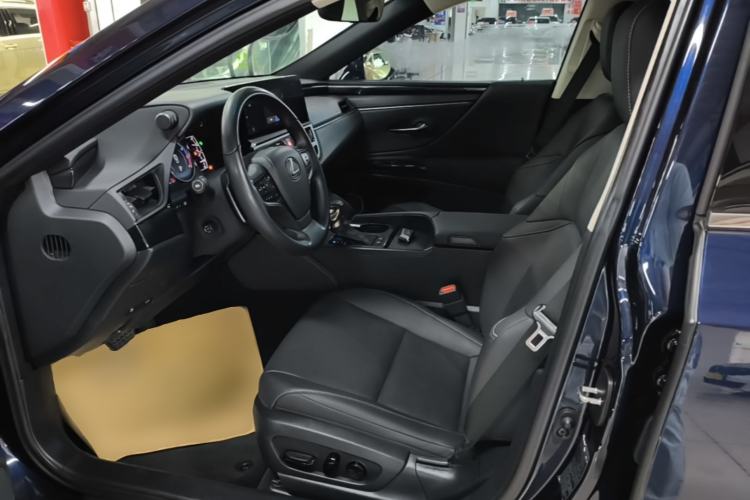 Used Lexus ES 2022 200 Excellence Edition Left Front Seat