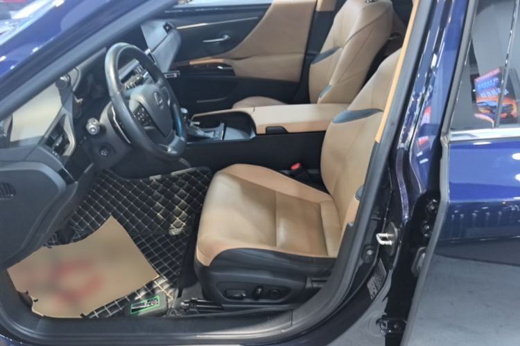 Used Lexus ES 2022 200 Excellence Edition Left Front Seat